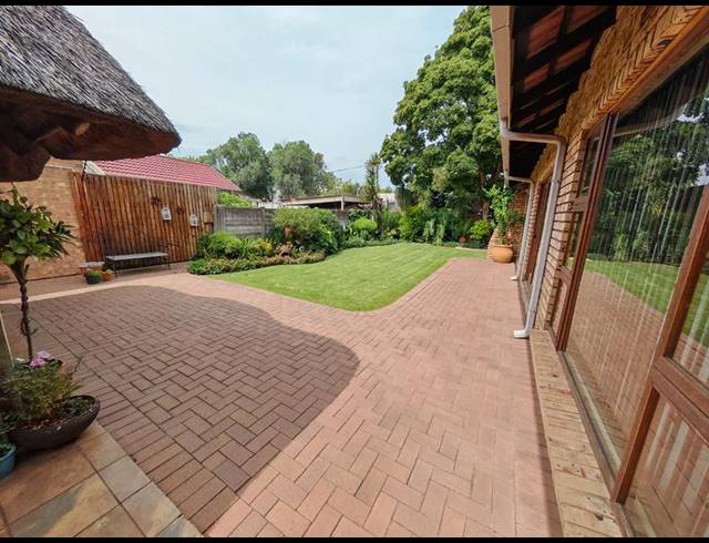 3 BEDROOM HOUSE FOR SALE IN VANDERBIJLPARK SW 2